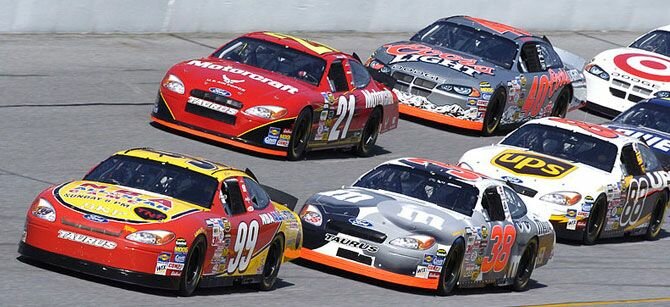 Formula One Racing :  Roles  In Automobile Racing.